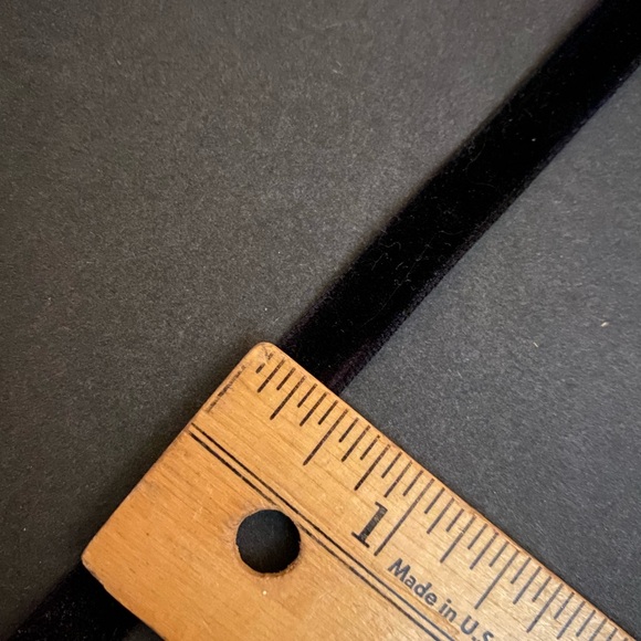 Black band velvet velveteen choker necklace - Picture 9 of 11